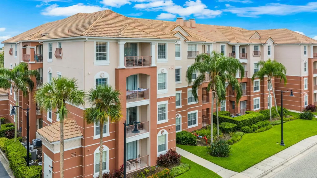 Next to Pool Walk to OCCC Orlando 4
